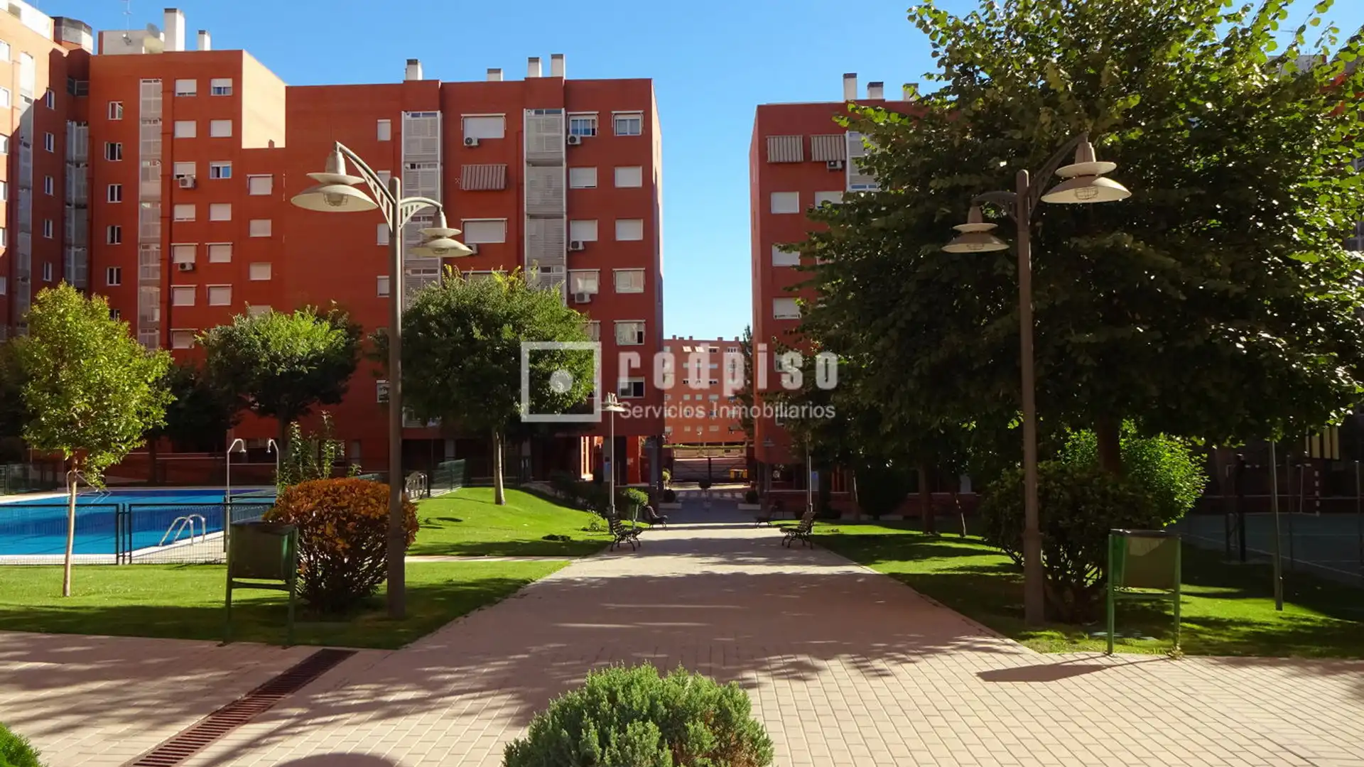 Vista exterior de Piso en venta en  Madrid Capital con Calefacción, Parquet y Trastero