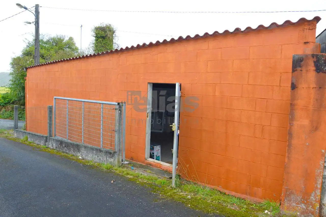 Vista exterior de Casa o xalet en venda en Zas amb Calefacció, Jardí privat i Traster