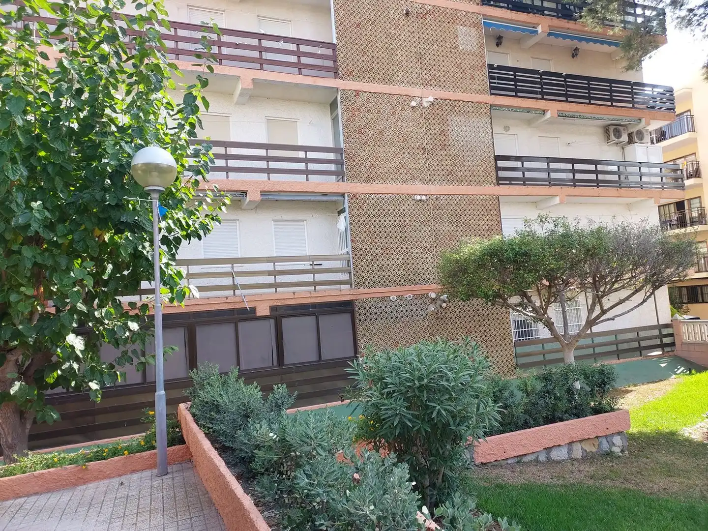 Exterior view of Flat for sale in El Campello  with Terrace, Furnished and Community pool