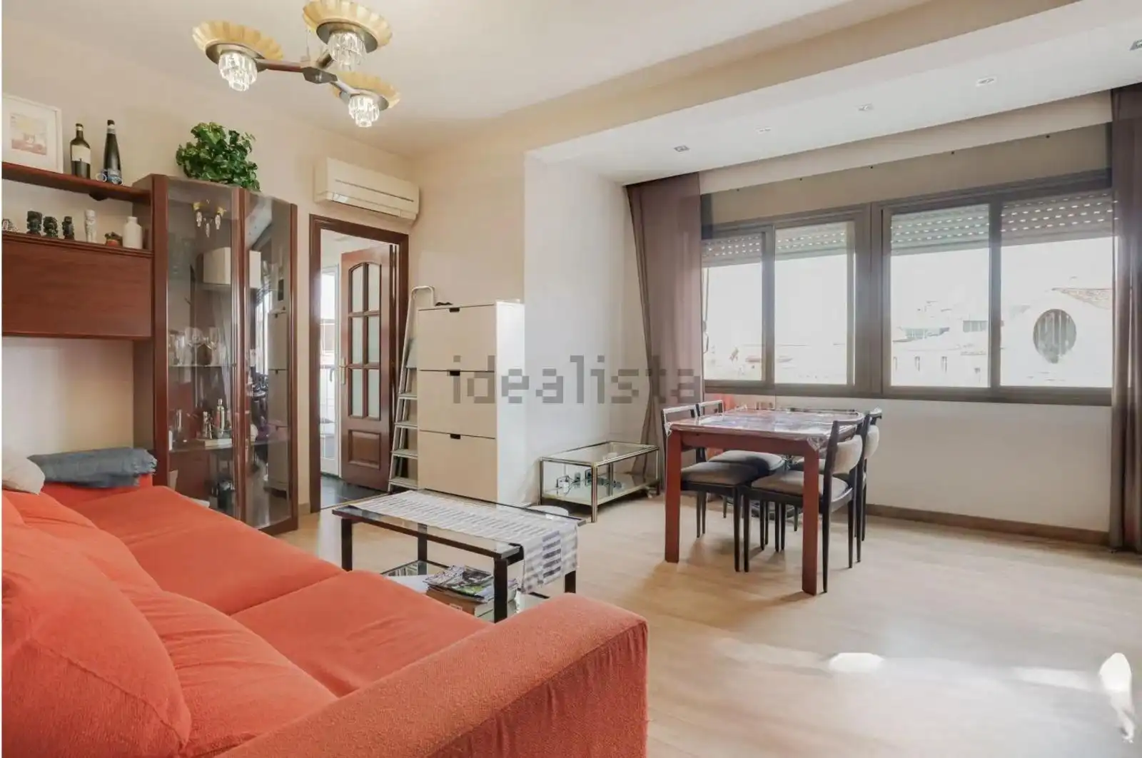 Wohnzimmer von Maisonette zum Verkauf in L'Hospitalet de Llobregat mit Klimaanlage, Heizung und Parkett