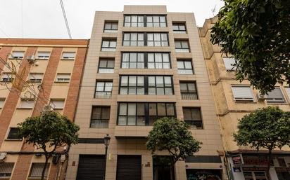 Vista exterior de Estudi en venda en  Valencia Capital amb Aire condicionat, Traster i Balcó