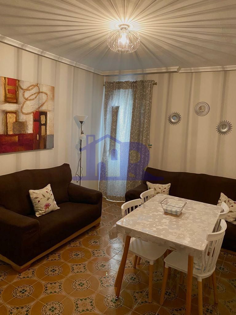 Sala d'estar de Pis en venda en Cuenca Capital amb Calefacció, Terrassa i Moblat