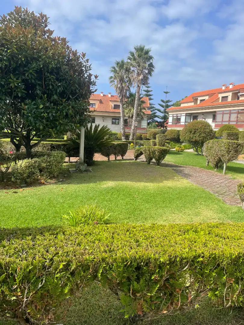 Jardín de Ático en venta en Ribeira con Terraza, Trastero y Amueblado