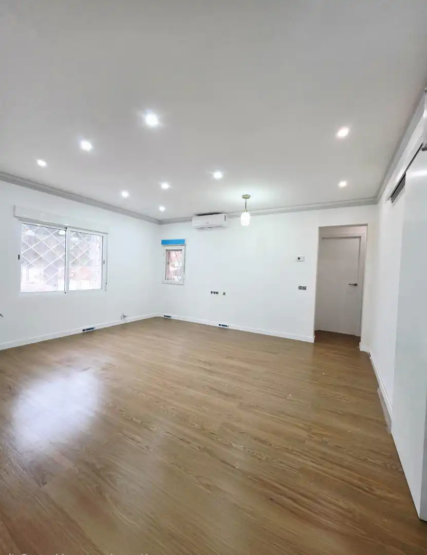 Flat for sale in Barcelona  with Air Conditioner and Heating