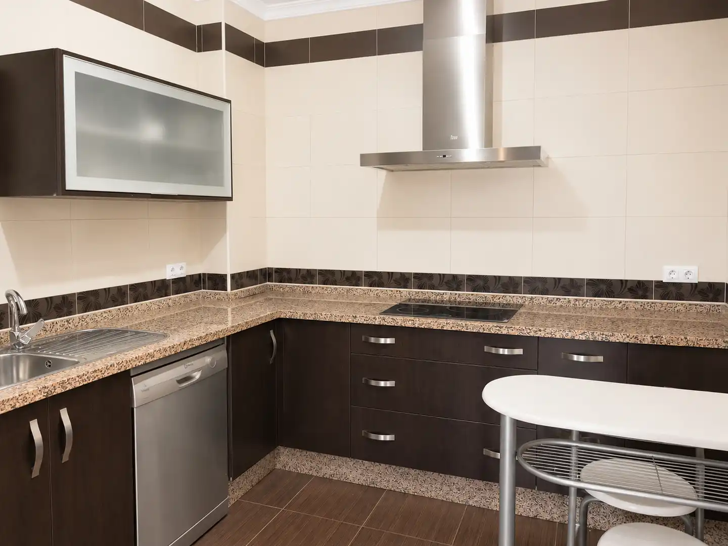 Cocina de Casa adosada en venta en Lora del Río con Aire acondicionado, Terraza y Trastero