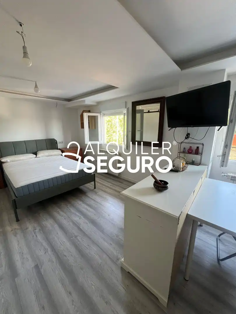 Habitación de Piso de alquiler en Madrid con Calefacción y Amueblado