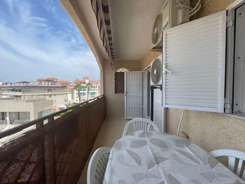 Terrassa de Apartament en venda en Torrevieja amb Aire condicionat, Terrassa i Moblat