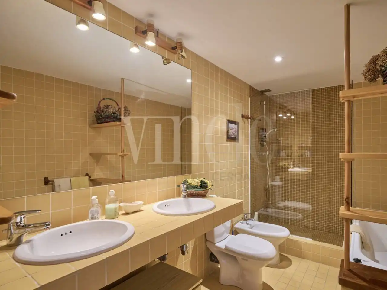 Bathroom of Houses for sale in Puigcerdà  with Heating, Private garden and Parquet flooring