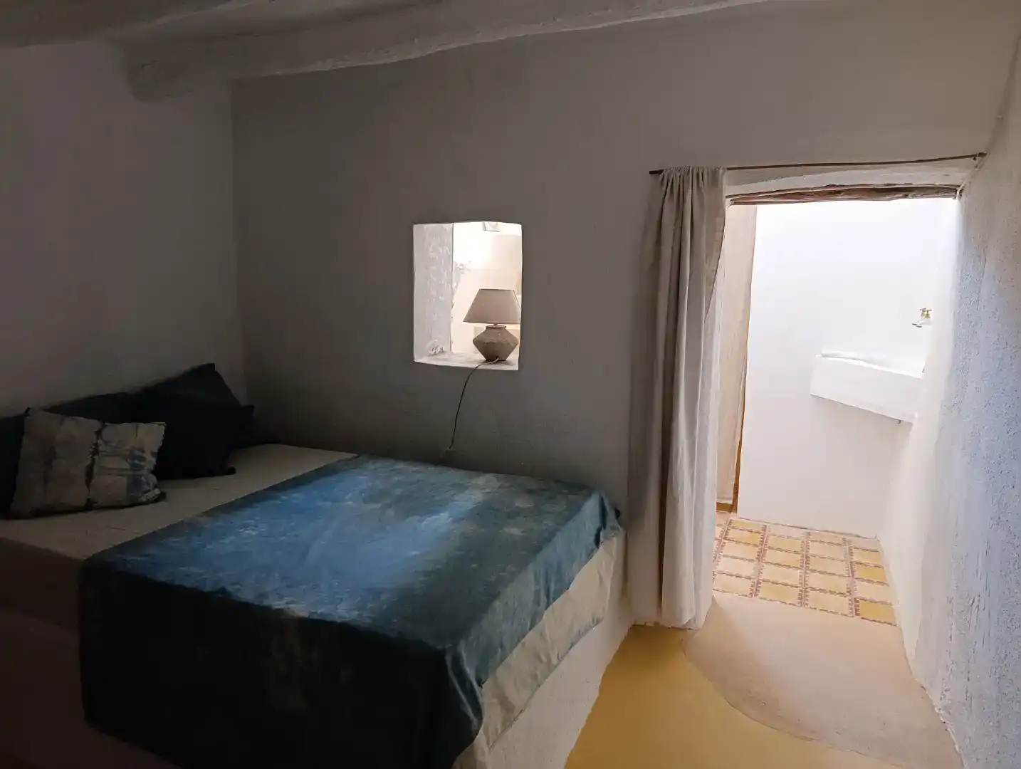 Dormitori de Finca rústica de lloguer en Albalate del Arzobispo amb Traster, Moblat i Forn
