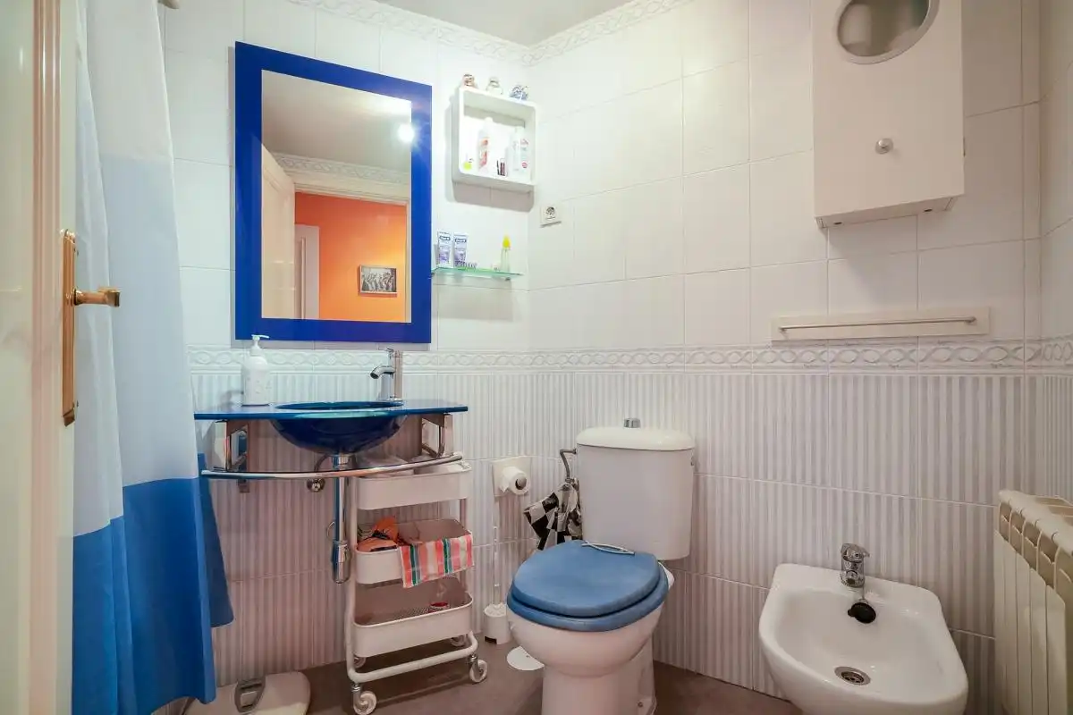Baño de Piso en venta en Torrejón de Ardoz con Aire acondicionado, Calefacción y Jardín privado