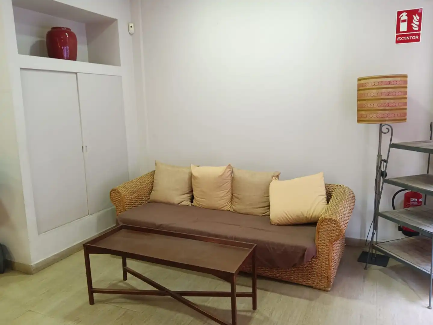 Local comercial de lloguer a Calle de Escoto, imagen 4