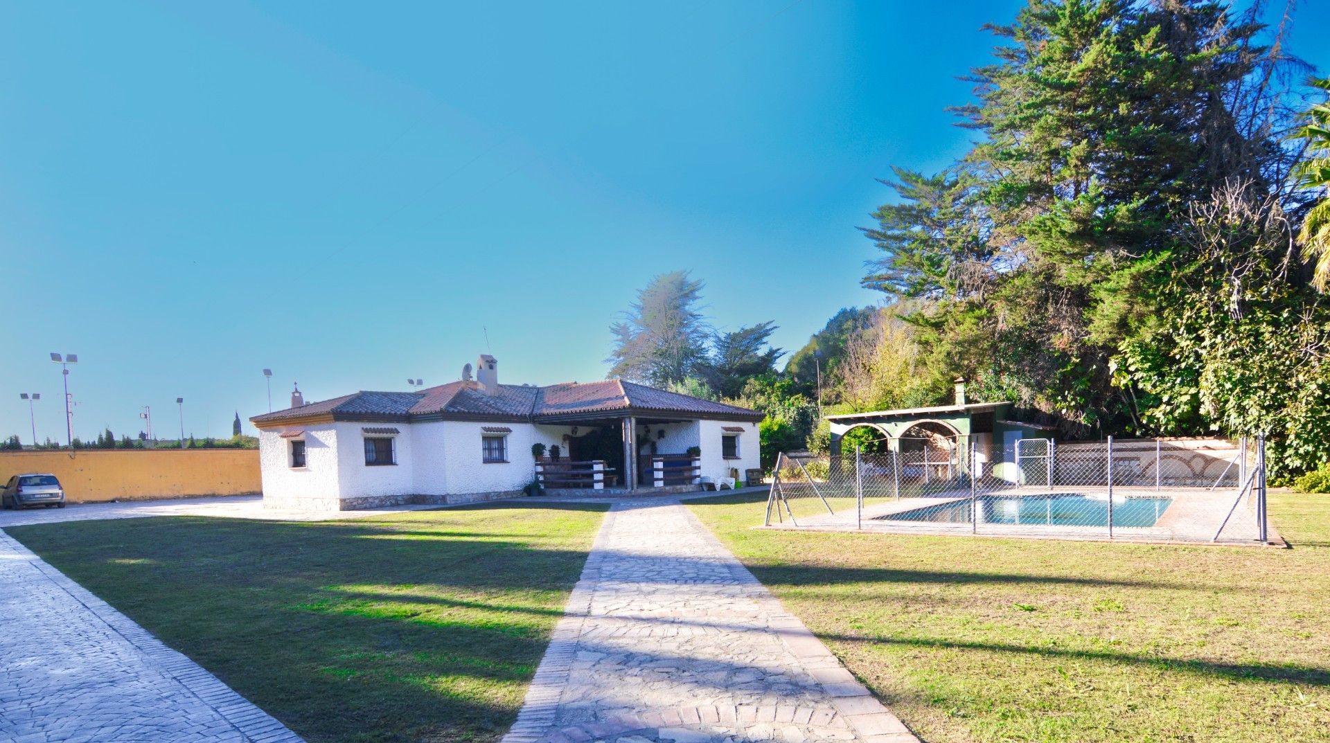 Jardí de Casa o xalet en venda en San Martín del Tesorillo amb Jardí privat, Terrassa i Piscina