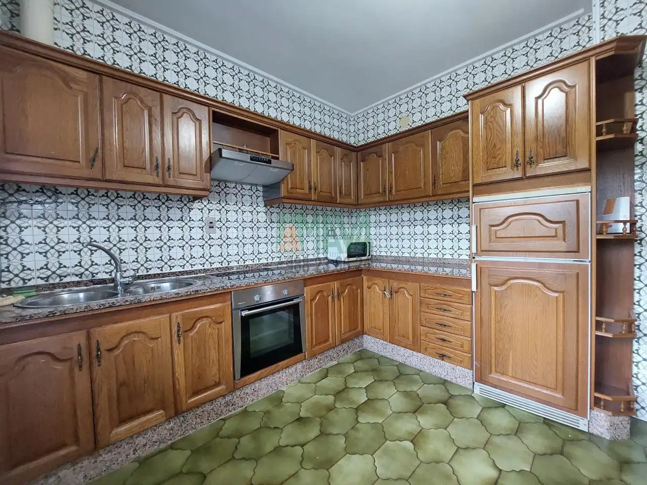 Cocina de Casa o chalet en venta en Ourense Capital  con Calefacción y Jardín privado