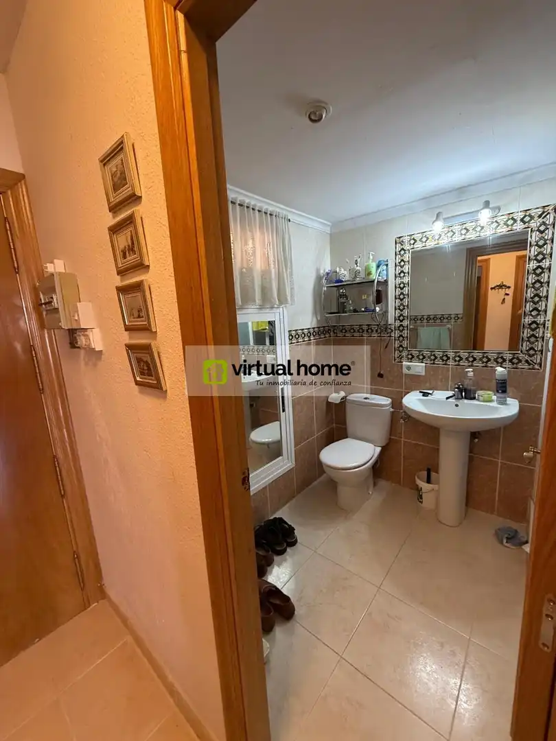 Bathroom of Flat for sale in Benidorm  with Terrace, Furnished and Balcony