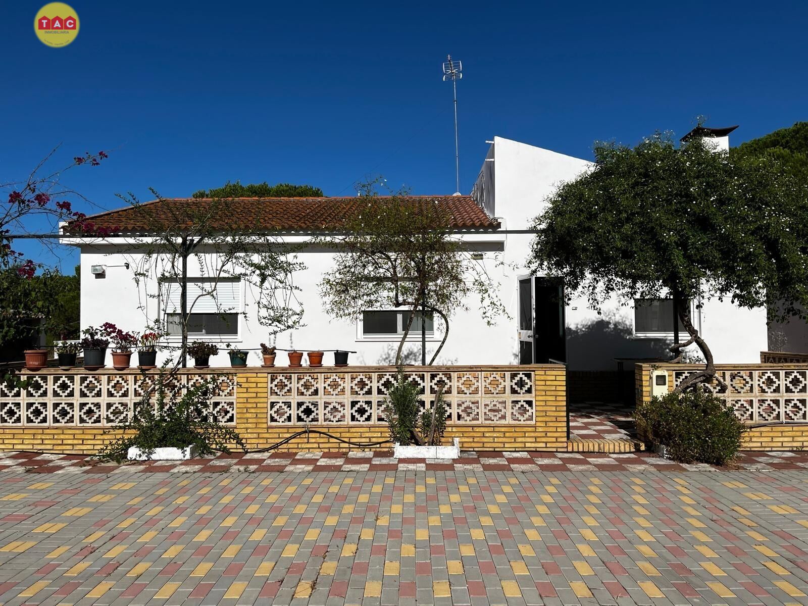 Vista exterior de Finca rústica en venta en Isla Cristina con Aire acondicionado, Calefacción y Jardín privado
