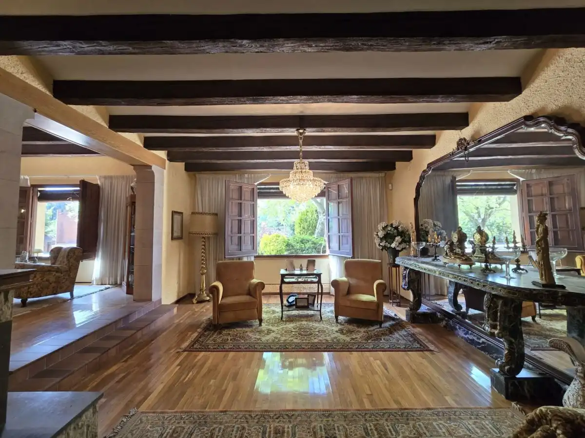 Sala d'estar de Finca rústica en venda en La Roca del Vallès amb Terrassa i Balcó