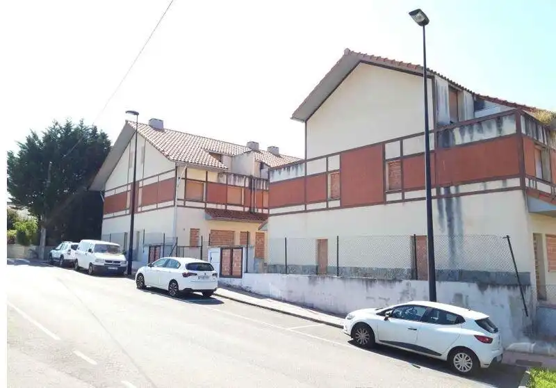Außenansicht von Gebäude zum Verkauf in Cartes