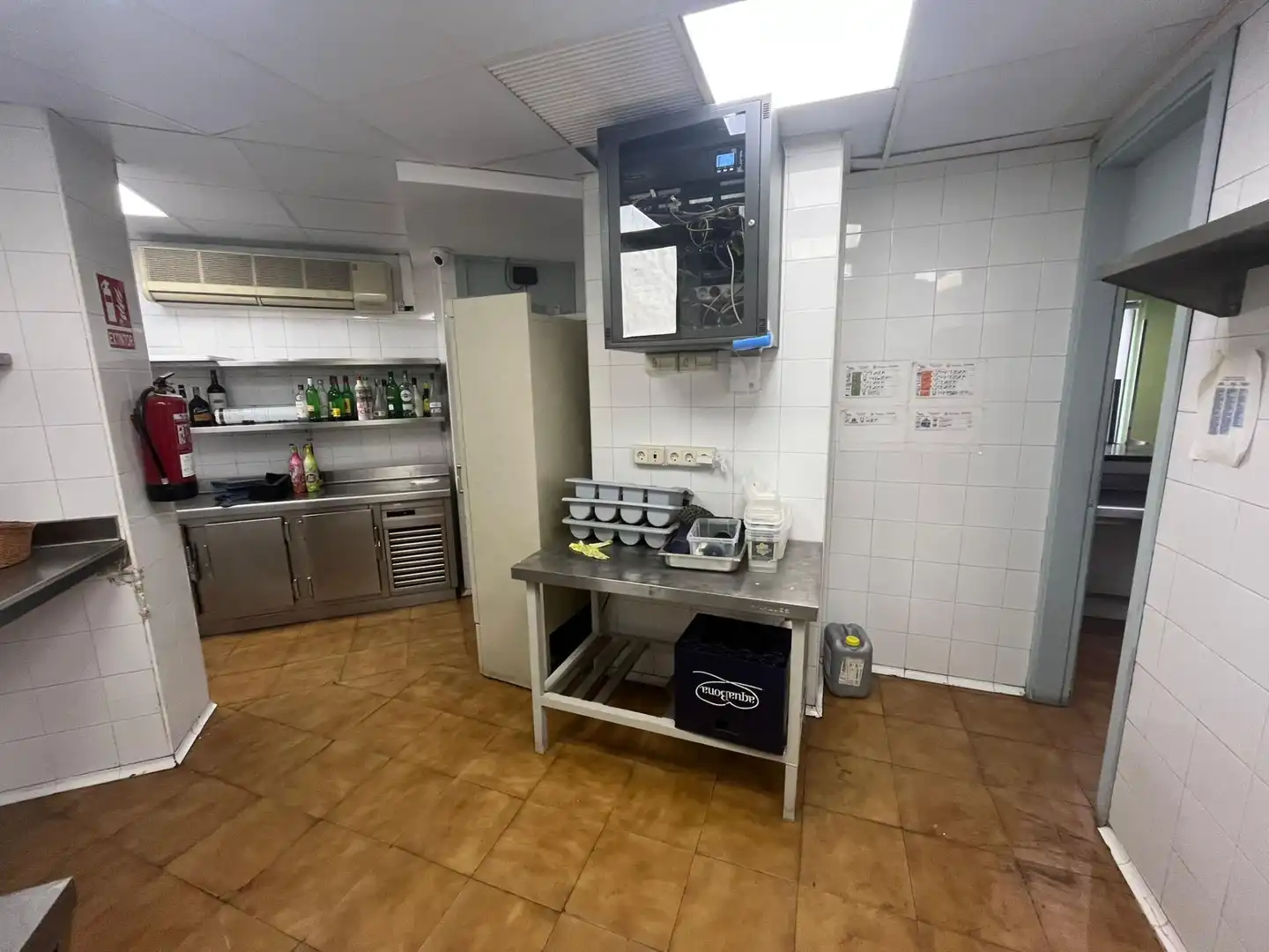 Cocina de Local en traspaso en Sevilla con Amueblado