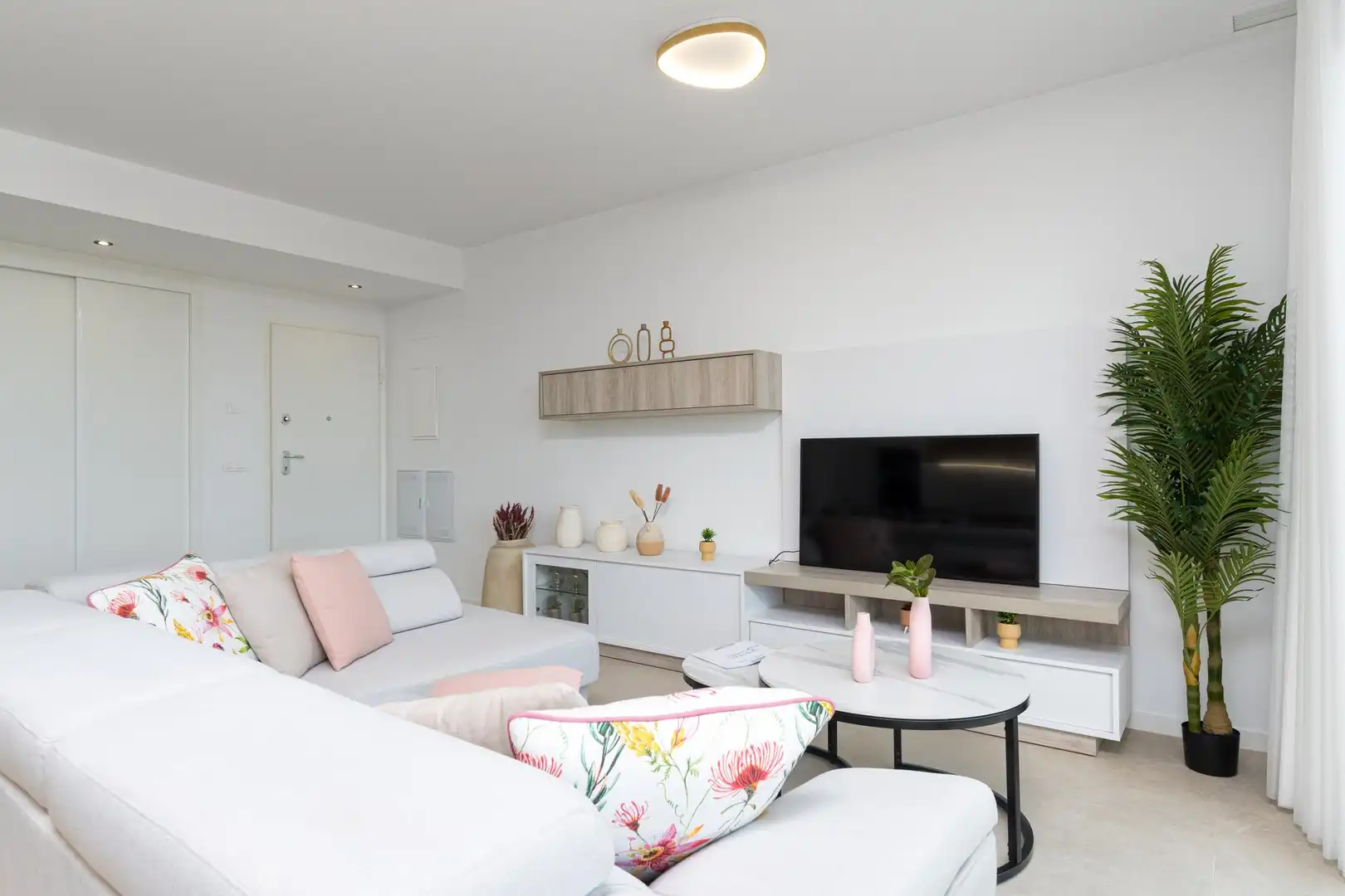 Sala de estar de Estudio en venta en Finestrat con Piscina comunitaria