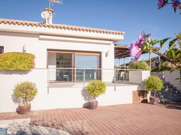 Chalet con piscina en venta en Centro