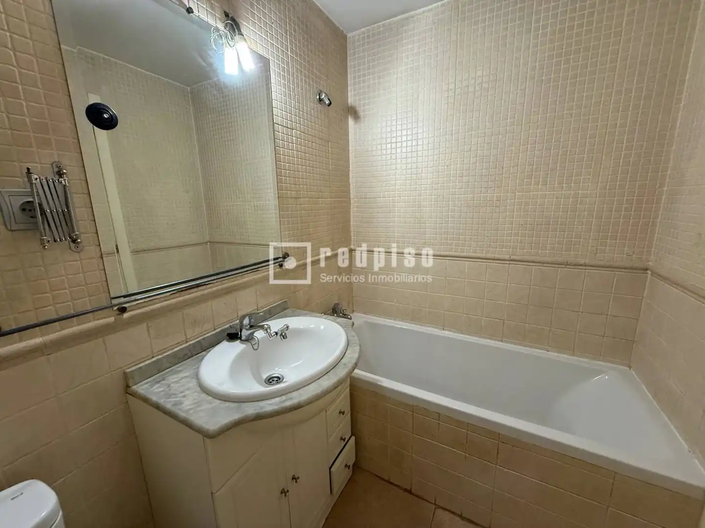 Bany de Pis en venda en Madrid amb Aire condicionat, Calefacció i Terrassa