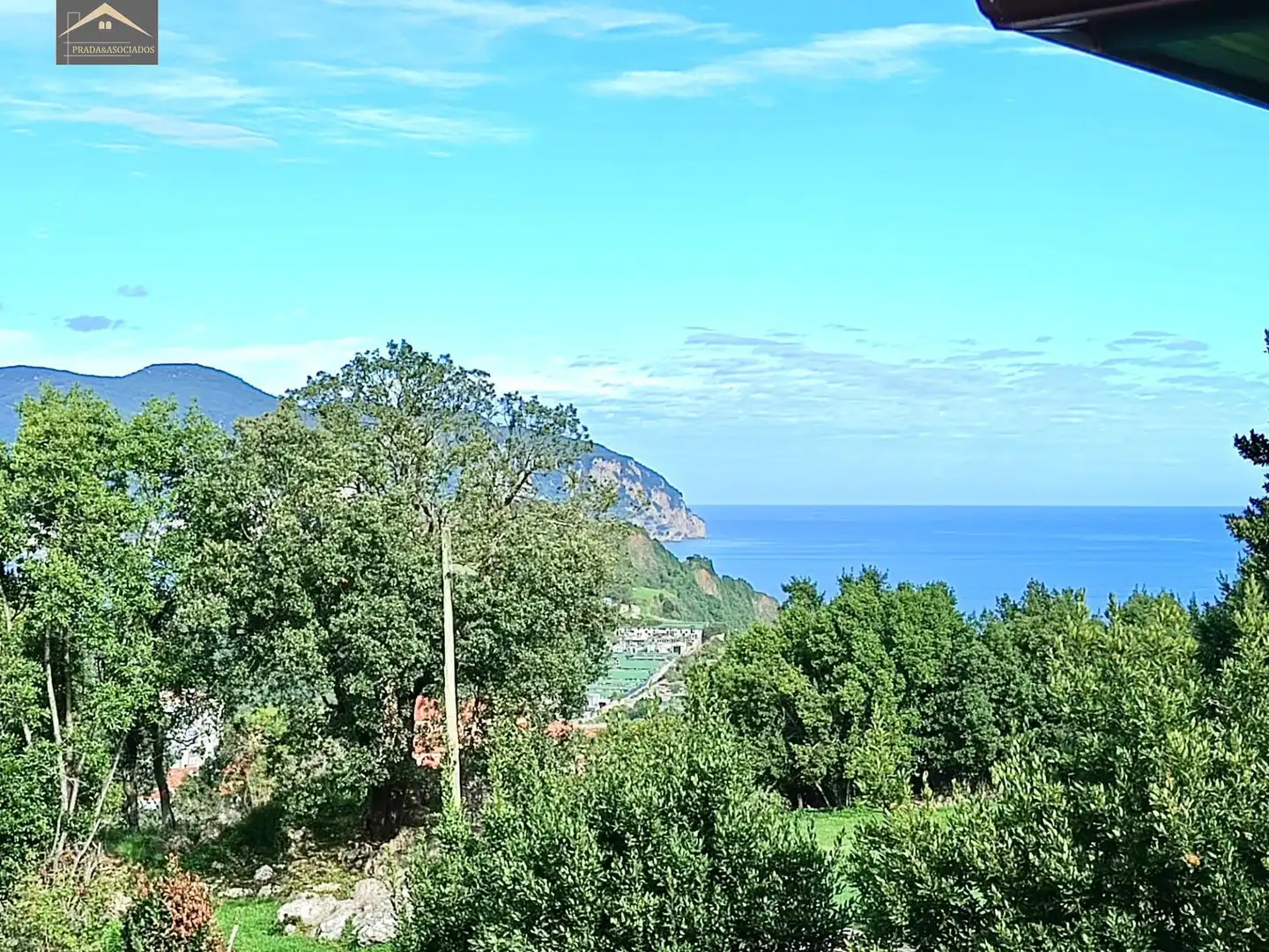 Casa o xalet en venda en Laredo amb Calefacció, Jardí privat i Terrassa