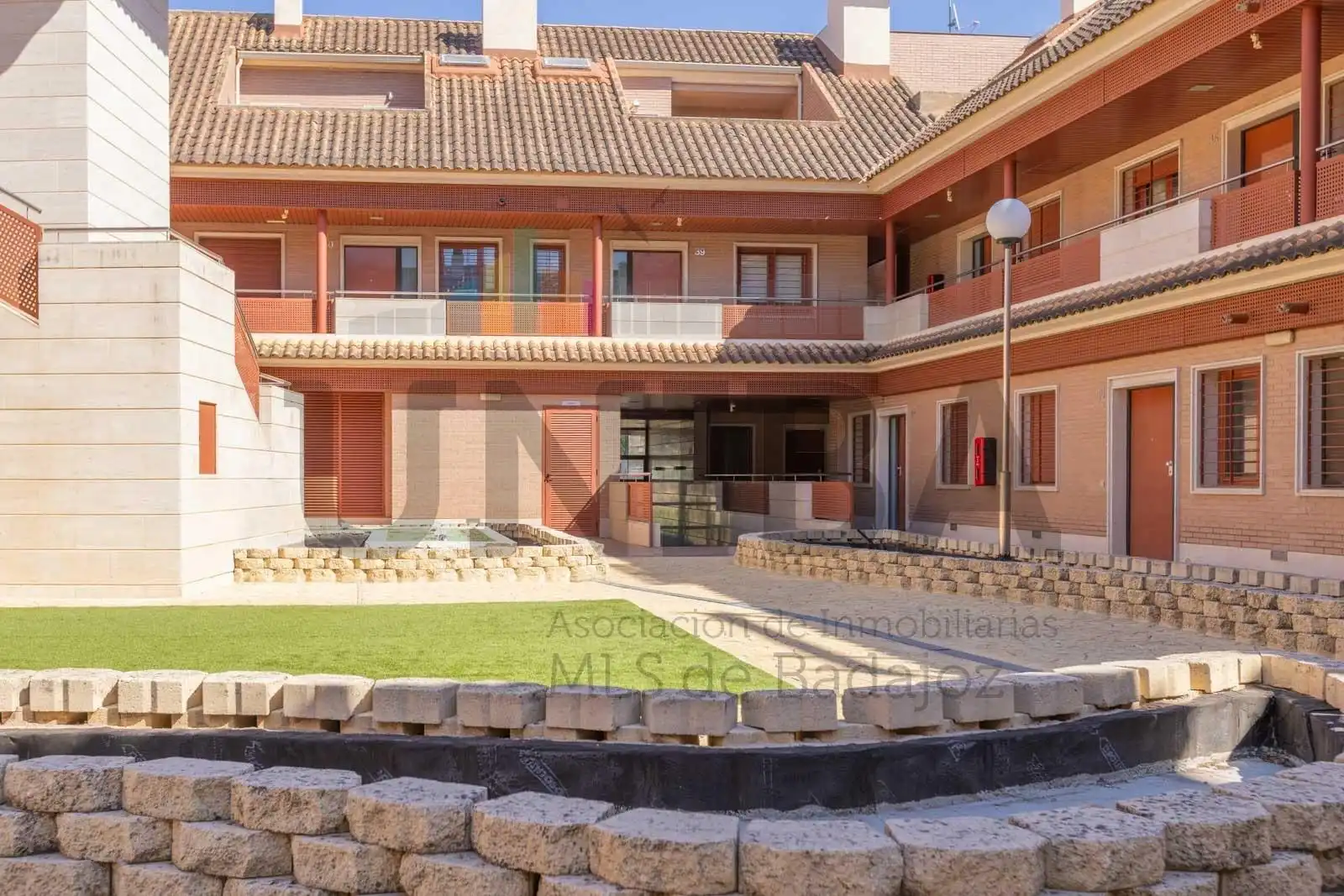 Vista exterior de Ático en venta en Badajoz Capital con Aire acondicionado, Calefacción y Terraza