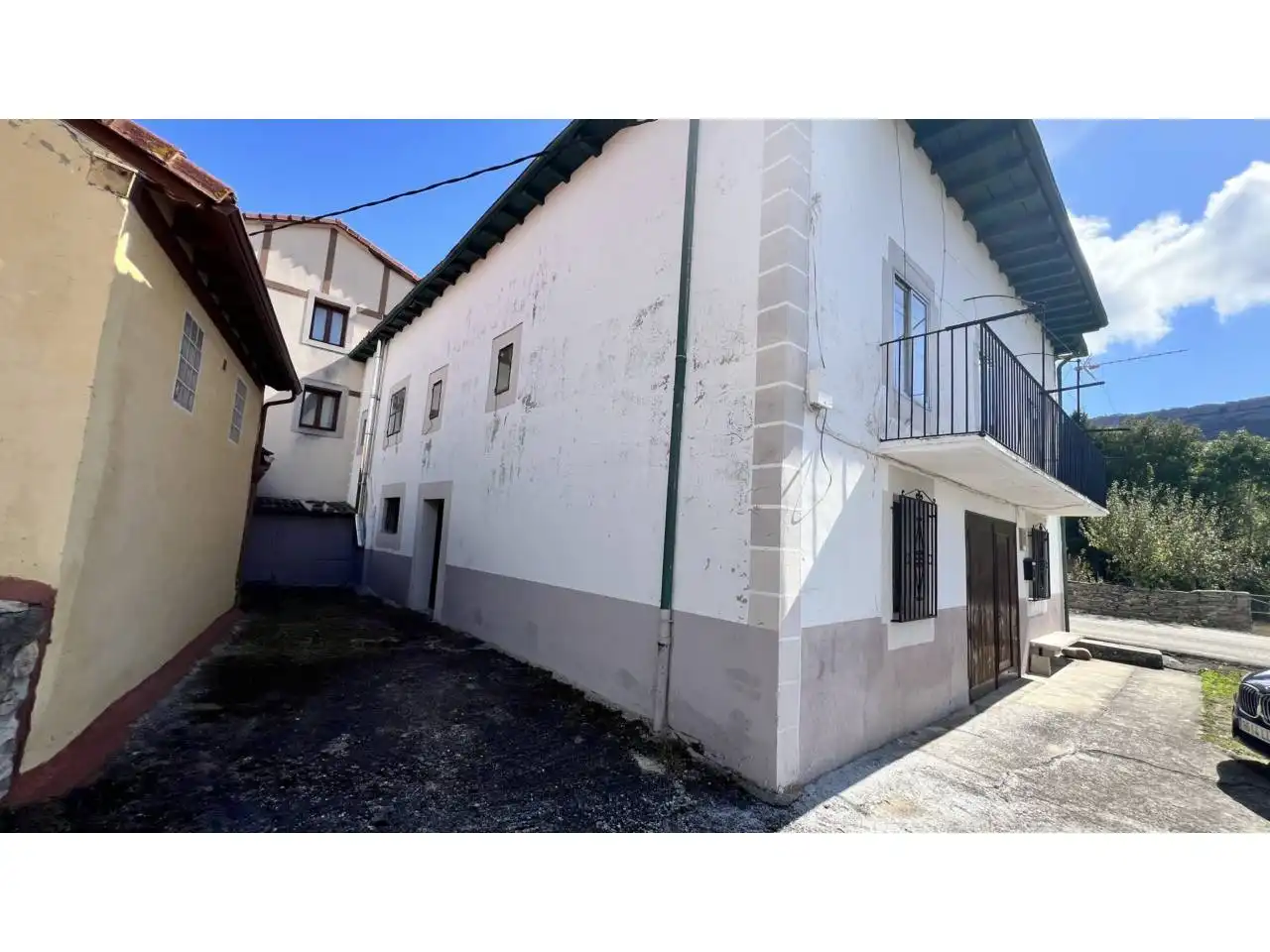 Exterior view of Houses for sale in Merindad de Montija  with Heating, Private garden and Terrace