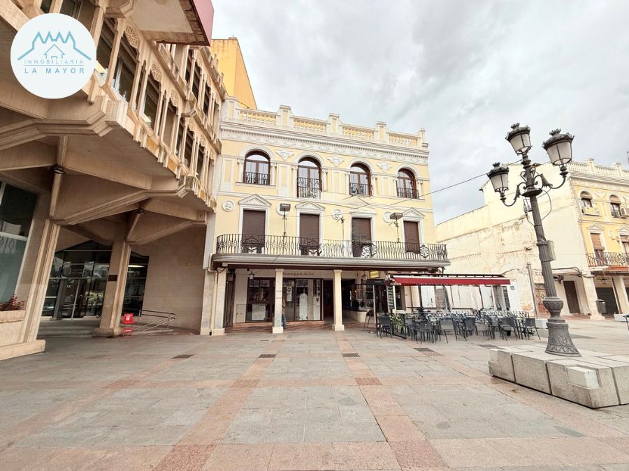 Vista exterior de Edificio en venta en Ciudad Real Capital