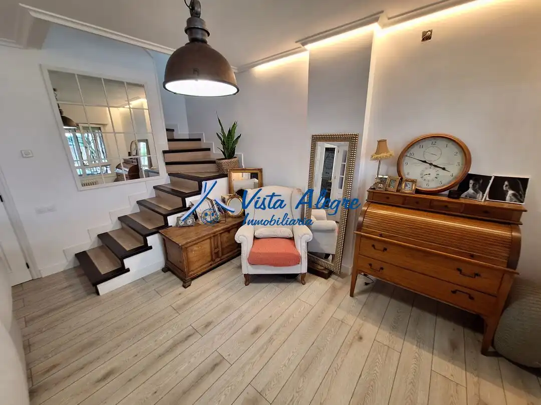 Wohnzimmer von Einfamilien-Reihenhaus zum Verkauf in Haro mit Klimaanlage, Heizung und Terrasse