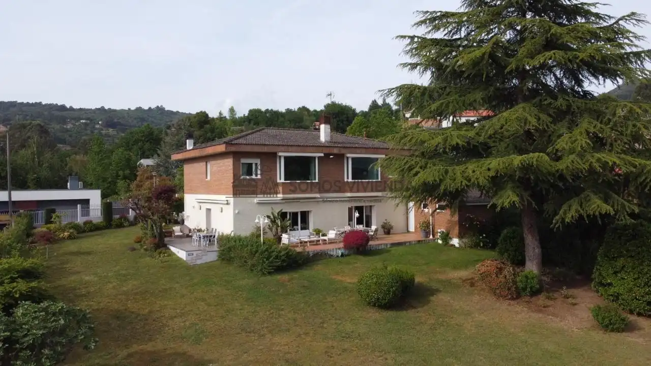 Jardín de Casa o chalet en venta en Ourense Capital  con Calefacción, Jardín privado y Terraza