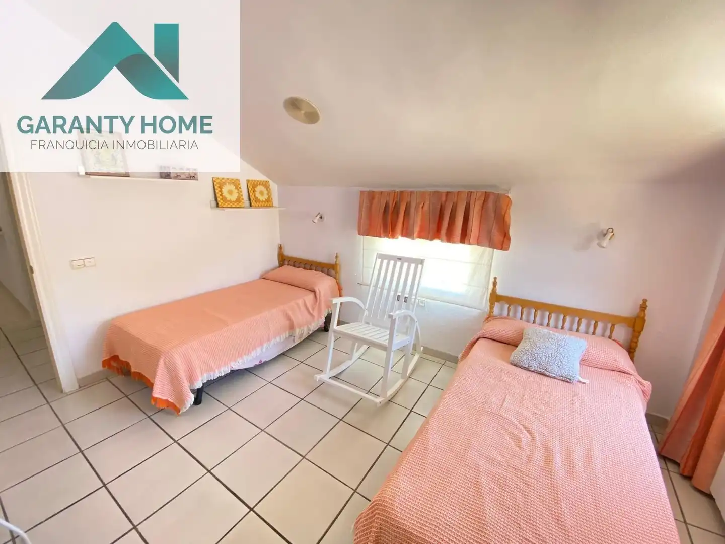 Habitación de Casa o chalet en venta en Valdepeñas de Jaén con Aire acondicionado, Calefacción y Jardín privado