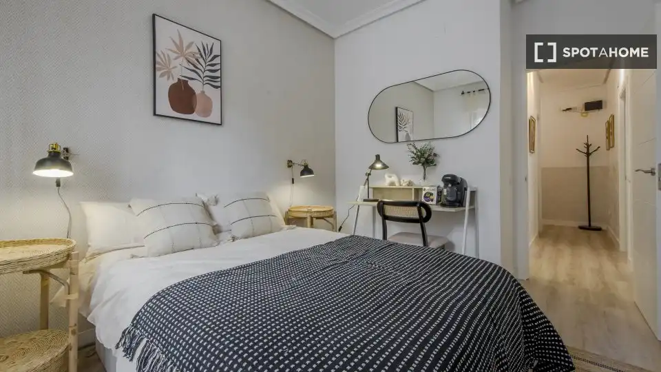 Room in Lucero