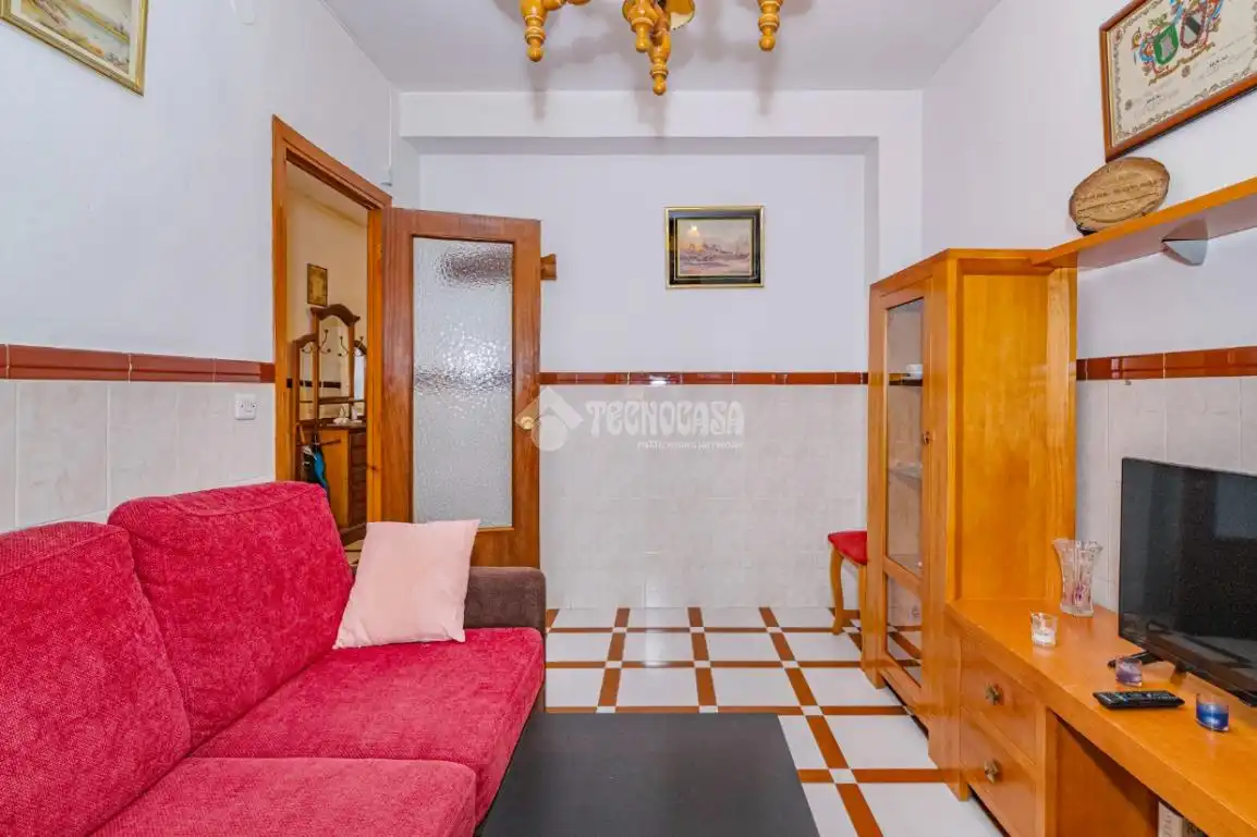 Sala de estar de Casa adosada en venta en Lucena con Aire acondicionado y Amueblado