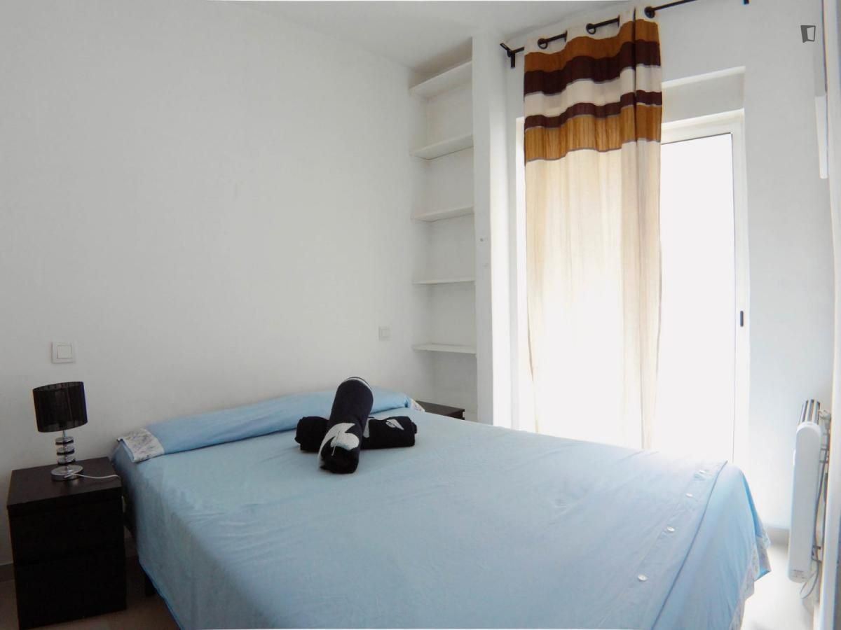 Study to rent in Puerta del Ángel