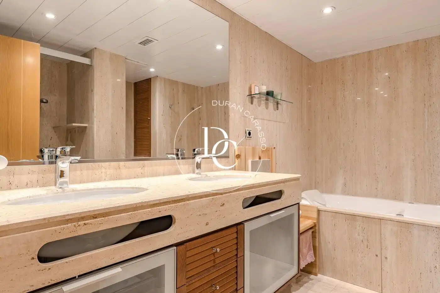 Baño de Ático en venta en Vilanova i la Geltrú con Aire acondicionado, Calefacción y Trastero