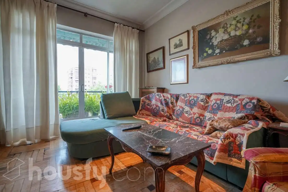Sala d'estar de Pis en venda en Madrid amb Calefacció, Parquet i Terrassa