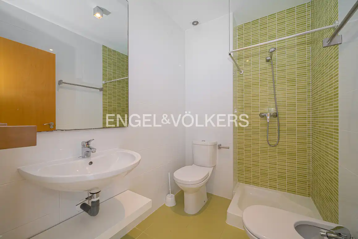 Bathroom of Flat for sale in Benidorm  with Air Conditioner, Terrace and Storage room