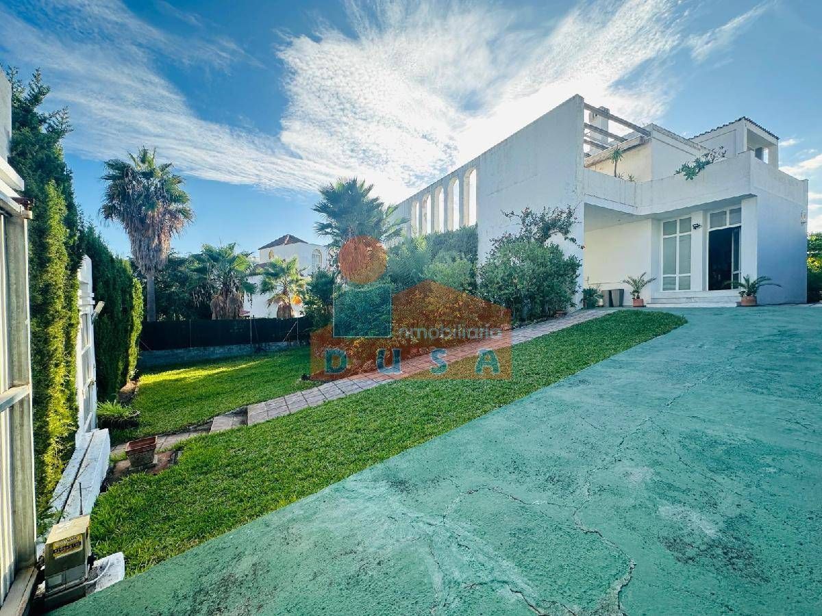 Exterior view of House or chalet for sale in Marbella  with Air Conditioner, Private garden and Terrace