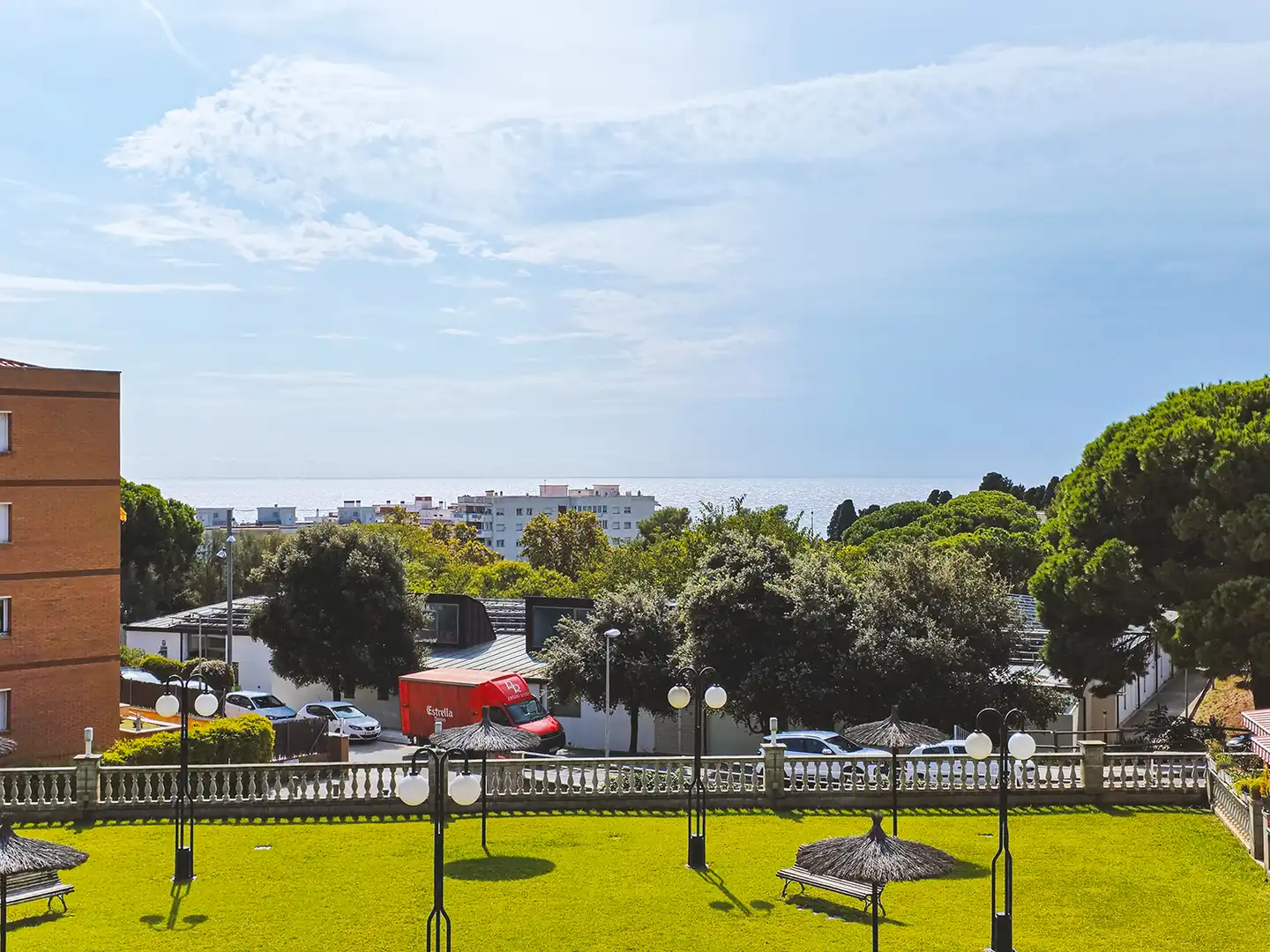 Exterior view of Flat for sale in Urbanitzacions
