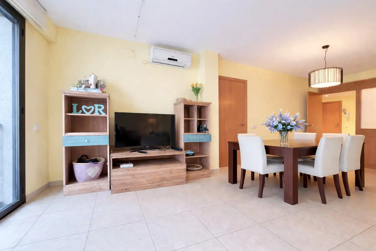 Wohnzimmer von Wohnungen zum Verkauf in L'Escala mit Heizung und Möbliert
