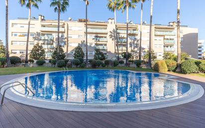 Piscina de Pis en venda en Sant Joan Despí amb Calefacció, Traster i Piscina