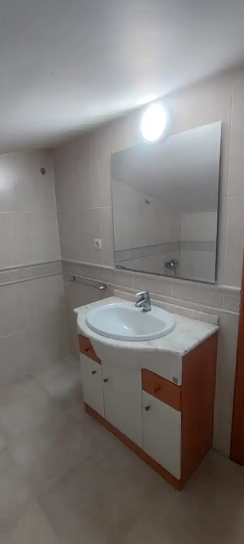 Baño de Casa adosada de alquiler en Benicasim / Benicàssim con Aire acondicionado, Calefacción y Jardín privado
