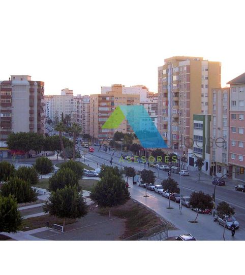 Foto 2 de Piso de alquiler en La Florida - Parque Norte, Málaga Capital