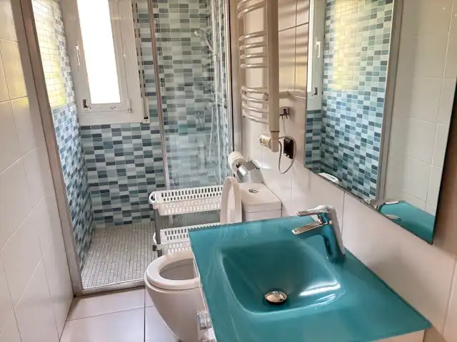 Baño de Casa adosada en venta en Santa Eulàlia de Ronçana con Aire acondicionado, Calefacción y Jardín privado