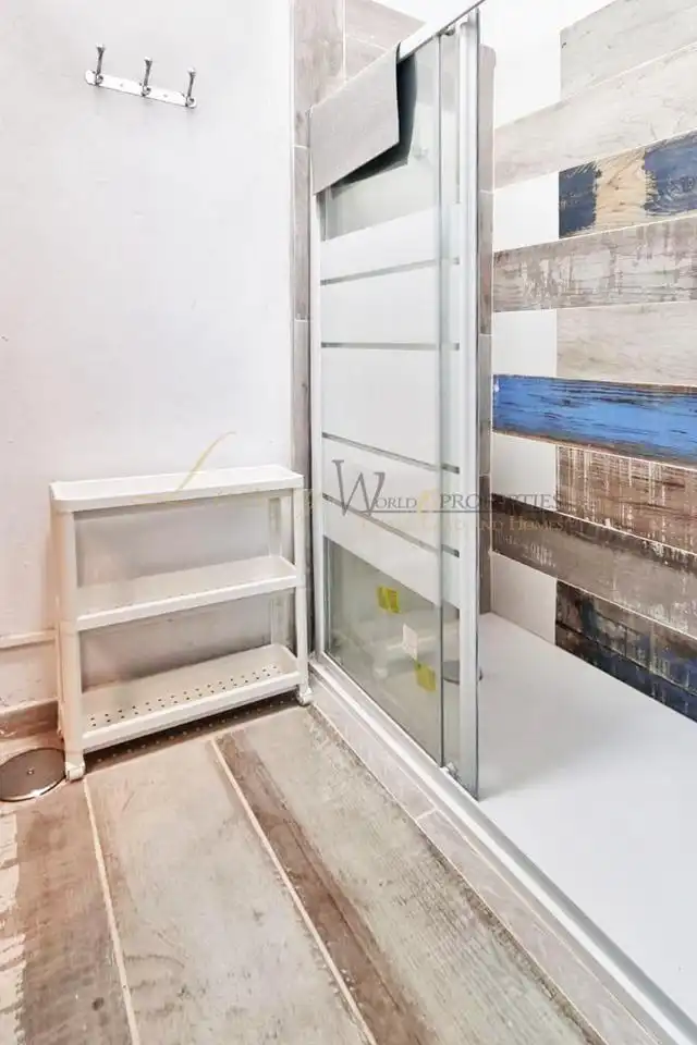 Bathroom of Commercial properties for sale in Arona  with Air Conditioner and Furnished