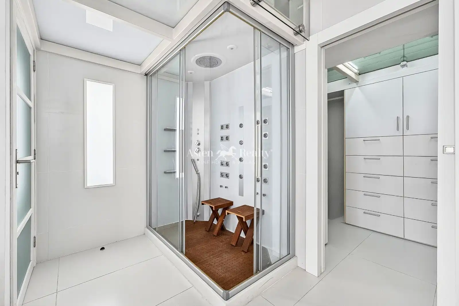 Bathroom of Attic for sale in Adeje  with Air Conditioner, Terrace and Storage room