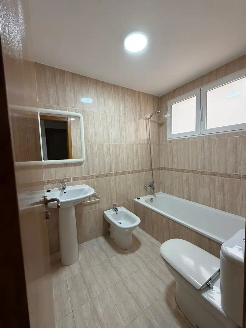 Baño de Piso de alquiler en Aldaia con Aire acondicionado y Terraza