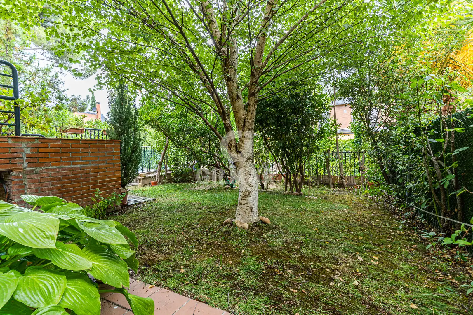 Jardí de Casa adosada en venda en Pozuelo de Alarcón amb Calefacció, Jardí privat i Piscina