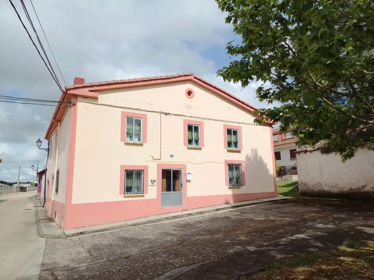 Exterior view of Detached homes for sale in Madrigalejo del Monte  with Heating and Storage room